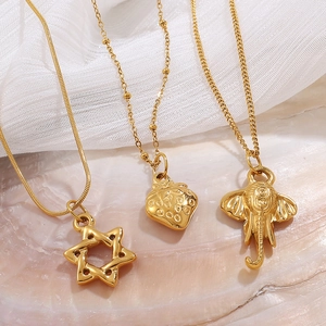 Collares de acero inoxidable chapado en oro 18K con colgantes de estrella, elefante y bola