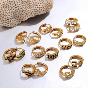 Orecchini a Cerchio in Acciaio Inossidabile Placcato Oro 18K con Strass per Donna Eleganti Orecchini Huggie a Maglia Geometrica Gioielli di Moda