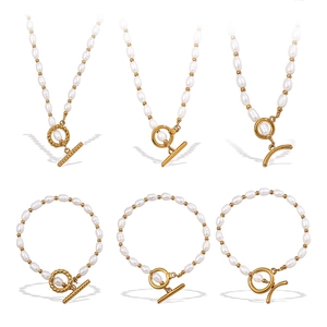 Conjunto de collar y pulsera de perlas de agua dulce con cierre OT dorado de lujo