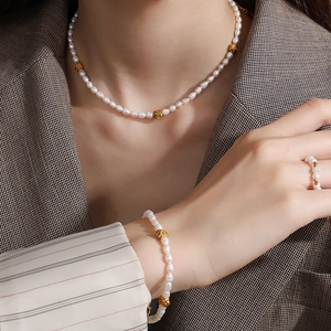 Set di gioielli con perle d'acqua dolce barocche con collana e bracciale in oro 18K