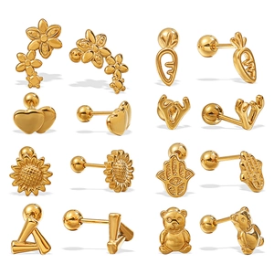 Set di orecchini a perno in acciaio inossidabile dorato con orso, girasole e cuori
