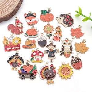 Collection de breloques en émail pour la création de bijoux de Thanksgiving