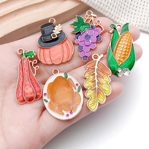 Charmant ensemble de pendentifs de Thanksgiving en alliage avec dinde, citrouille et feuilles