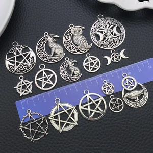 Set de colgantes de aleación plata antigua con diseños de lobo búho y pentagrama