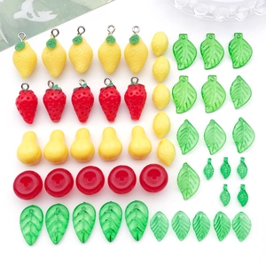 Pendagli in Resina Acrilica a Forma di Frutta e Foglie per Creazione Gioielli Fai da Te Accessori per Collane e Portachiavi Charms Frutta Simulati