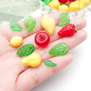 Mini ciondoli in acrilico a forma di frutta per la creazione di gioielli fai da te