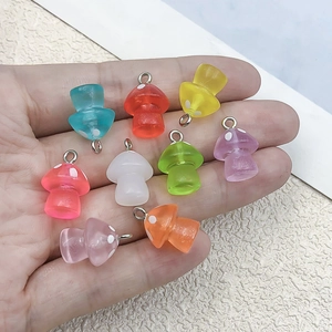 Colgantes de setas coloridas de resina luminosa con anillos de plata para joyería de bricolaje