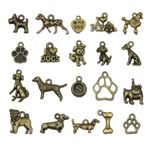 Lot de 19 pendentifs chien en bronze vintage avec os et pattes pour la création de bijoux