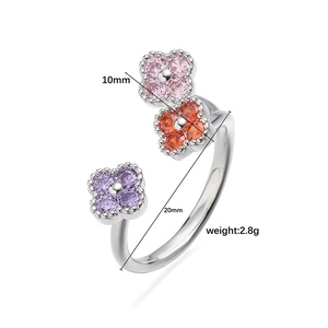 Elegante verstelbare klaverring van zilver met kleurrijke roze, oranje en paarse zirkonia's