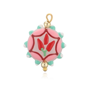 Pendentif rond artisanal en émail coloré avec motifs de piment rouge et billes dorées