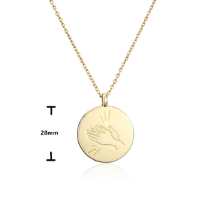 Gepolijste 18K vergulde ronde hanger ketting met 28mm biddende handen gravering