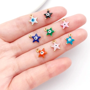 Set mit acht bunten Edelstahl Stern-Amuletten mit bösem Blick für DIY-Schmuck