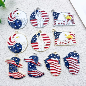 Set mit 10 patriotischen USA Emaille-Anhängern mit Freiheitsstatue und Adler-Motiven