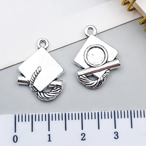Silver doctoral cap alloy pendant for DIY bracelets and graduation jewelry