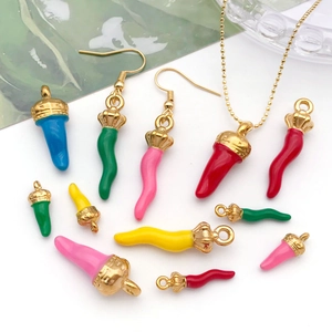 Pendentifs piments émaillés colorés pour bijoux DIY en diverses couleurs éclatantes