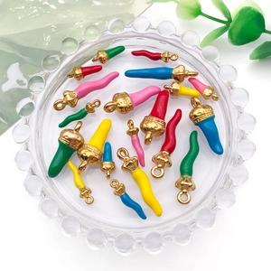 Pendentifs piment en émail coloré en acier inoxydable pour boucles d'oreilles DIY