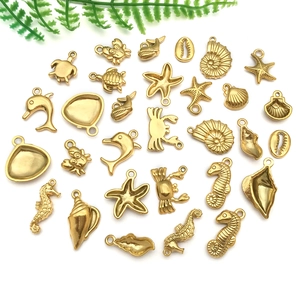 Detaillierte Kollektion goldener Edelstahl-Meereskreatur-Anhänger für Schmuck