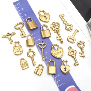 Ensemble de breloques cadenas cœur et clé dorés pour bijoux DIY avec règle de mesure