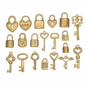 Breloques vintage cadenas et clés en bronze antique pour la création de bijoux DIY