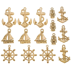 Set di ciondoli nautici dorati con ancore e timoni per la creazione di gioielli fai-da-te