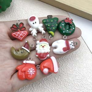 Set di ciondoli natalizi in resina con Babbo Natale e alberi per gioielli fai da te