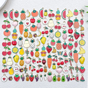 Breloques Assorties en Alliage d'Émail de Fruits et Légumes Pendentifs Assortis en Résine Fraise Ananas pour la Fabrication de Bijoux DIY