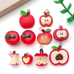 Colgantes Fruta de Resina Simulación Manzana Cereza Rojos Amuletos Joyería DIY Para Pendientes Collar Pulsera Artesanal