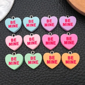 Resin Heart Shaped Pendants With Letter Print Be Mine Kiss Me Love For DIY Jewelry Making Keychain Necklace Accessory