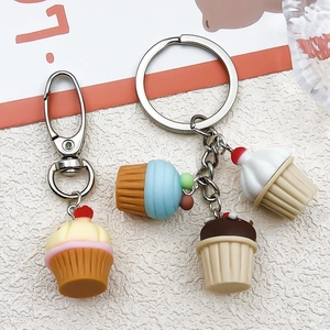 Realistische cupcake-bedeltjes van hars voor DIY-sleutelhangers en oorbellen
