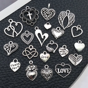 Set di 20 ciondoli a cuore in argento antico per la creazione di gioielli fai-da-te