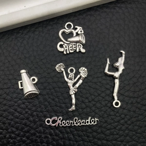 Set di ciondoli cheerleader argento vintage con megafono e figure per gioielli fai da te