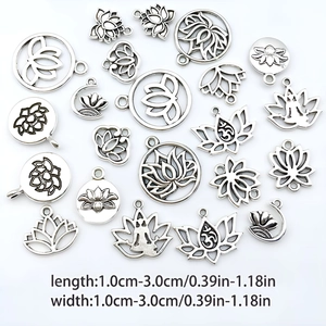 Détail de pendentifs lotus yoga en argent antique avec dimensions entre 1,0 et 3,0 cm