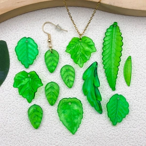 Pendentifs feuilles en acrylique vert translucide pour bijoux DIY et accessoires