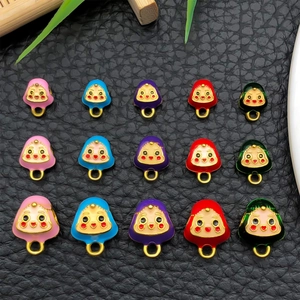 Macro de breloques colorées en émail en forme de zongzi sur cuir noir pour bijoux DIY