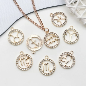 Pendentifs 12 constellations en alliage or rose avec strass blancs et chaîne assortie