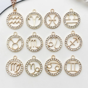 Lot de 12 pendentifs zodiaque en alliage avec cristaux et symboles astrologiques creux