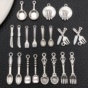 Altsilber Zinklegierung Mini Geschirr Anhänger Gabel Löffel Messer Pfannenwender Form Anhänger Für DIY Schmuckherstellung Zubehör