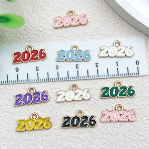 Pendentifs colorés 2026 en émail et alliage pour bijoux DIY avec diverses options de couleurs