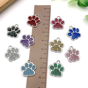 Colgantes de huella de perro con purpurina y bordes plateados para bisutería DIY