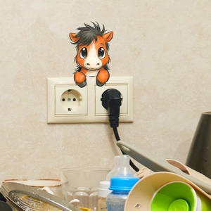 Simpatico adesivo da parete a forma di pony arancione per prese e decorazione di interruttori