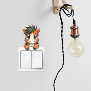 Simpatico adesivo murale a forma di pony che sbuca da un interruttore della luce