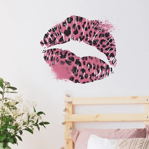 Chic leopard print pink lips wall sticker for bedroom decor with artistic splash effect