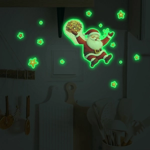 Leuchtender Weihnachts-Wandtattoo Weihnachtsmann mit Sternen im dunklen Zimmer