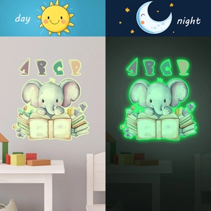 Lichtgevende olifant muursticker met dag en nacht glow effect voor kinderen