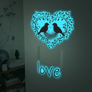 Sticker mural lumineux avec oiseaux d'amour et cœur de branche au reflet bleu fluo