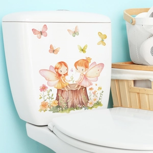 Adesivo murale con fata e farfalla su ceppo per decorazione di bagni e pareti domestiche