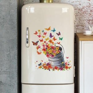 Stickers muraux fleurs et papillons colorés sur un réfrigérateur de style rétro