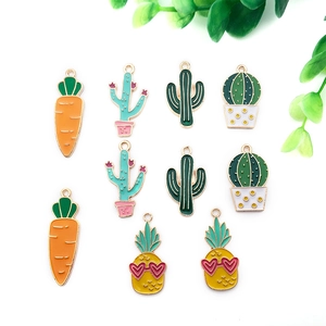 Pendentifs en émail coloré avec motifs carotte, cactus et ananas pour bijoux DIY
