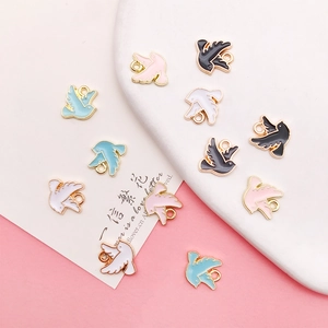 Pendentifs oiseaux en émail pour la création de bijoux DIY en couleurs assorties dorées