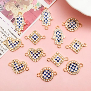 Conectores de joyería DIY de cuadros azules y blancos con diamantes y base de aleación